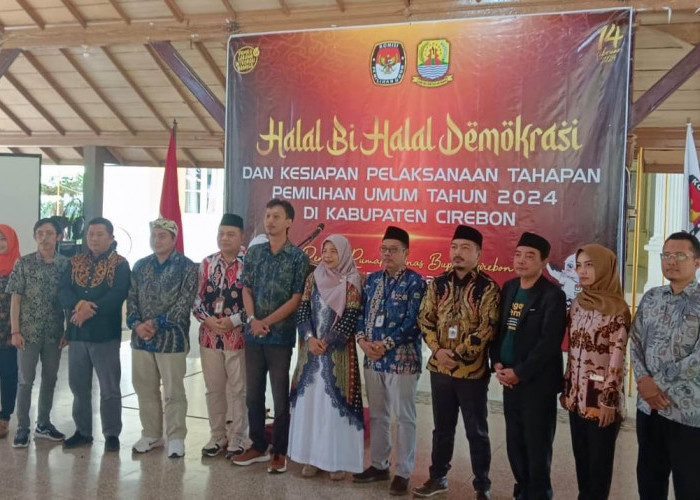 Terbaik Lakukan Verifikasi Faktual, PPK Talun Dapat 2 Penghargaan dari KPU Kabupaten Cirebon