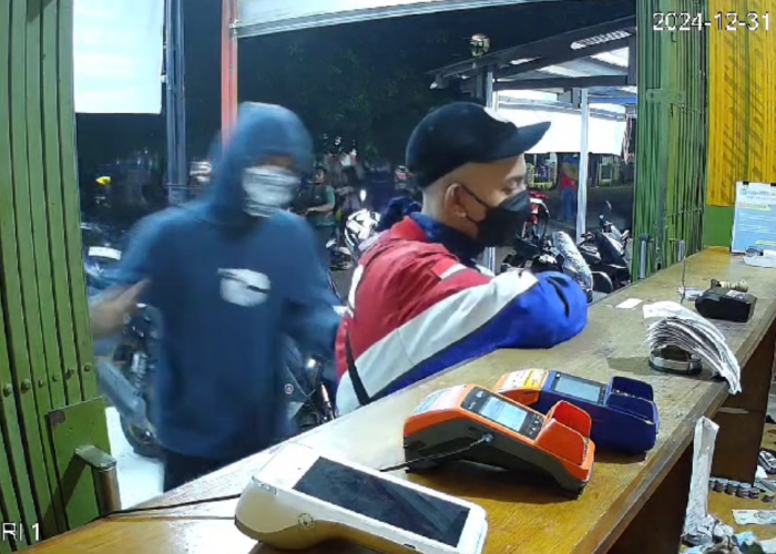 Viral Video Penusukan di Depan RSUD Waled Cirebon, Pelaku Belum Teridentifikasi