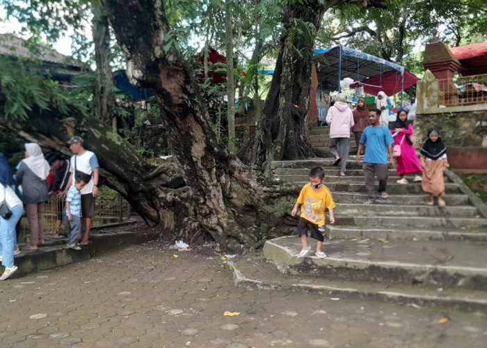 Liburan di Cirebon Makin Seru, Pancuran Daris Jadi Destinasi Favorit Saat Lebaran