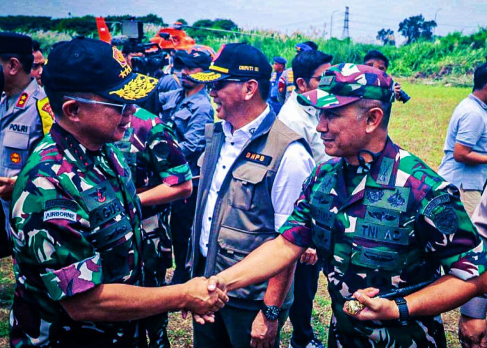Panglima TNI dan Kapolri Tinjau Rest Area KM57 Didampingi Pangdam Siliwangi dan Danrem 063/SGJ