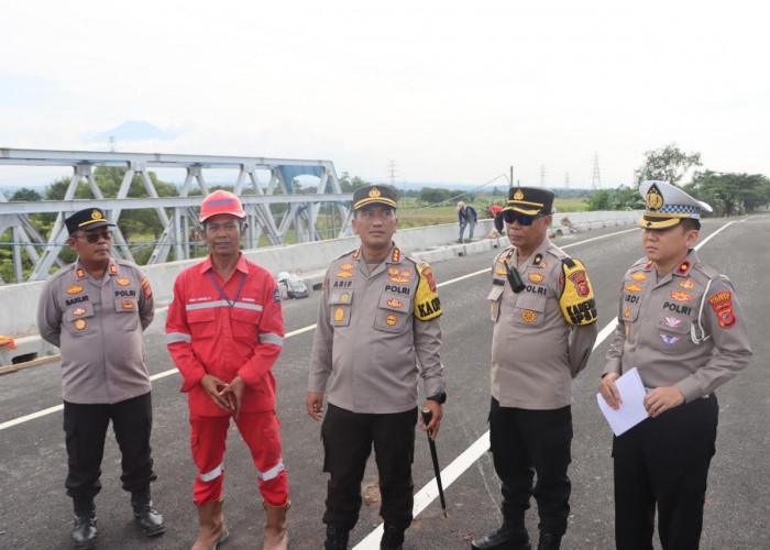 Cek Jalur Mudik Lebaran 2023, Jajaran Polresta Cirebon Soroti Soal Jalan Berlubang di Jalan Arteri