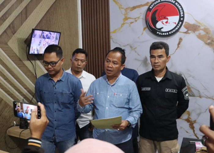 7 Tersangka Ditangkap di Kuningan, 3 Perempuan, Polisi Sita 26 Paket Sabu dan Bongkar Modus Tempel