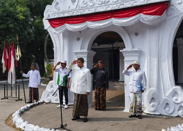 Berbeda dari Biasanya, Keraton Kasepuhan Cirebon Gelar Upacara HUT RI ke-81 di Halaman Dewan Daru