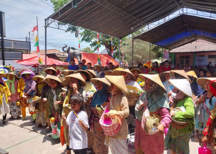 Palimanan Barat Kembali Gelar HUT Desa, Dimeriahkan Tradisi Sedekah Bumi