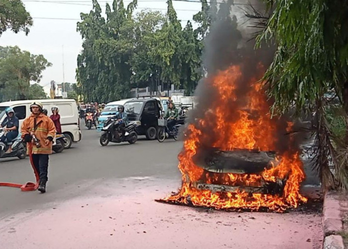 Lagi-lagi Mobil Honda Brio Terbakar di Cirebon, Begini Kronologinya