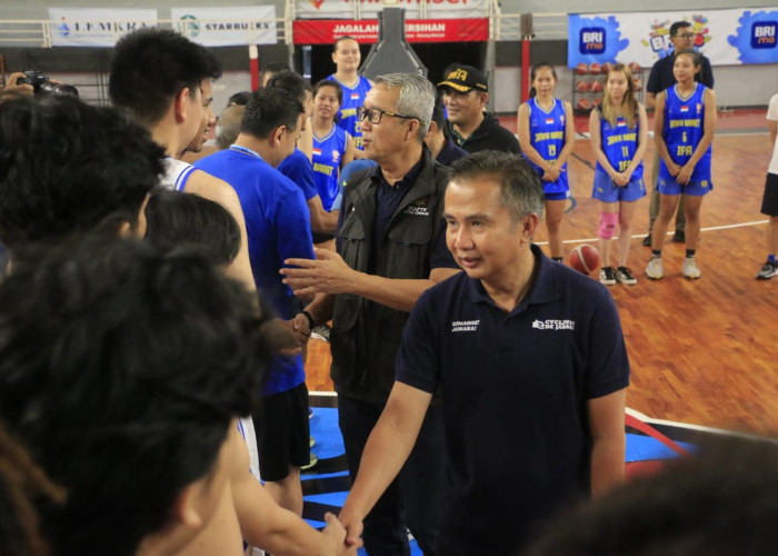 Pj Gubernur Tinjau Pemusatan Latihan Atlet Basket untuk PON Aceh - Sumut di GMC Arena Cirebon