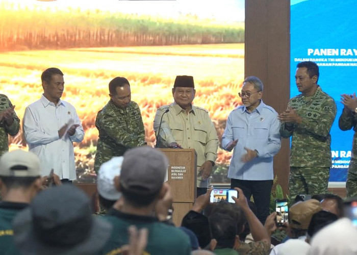 Prabowo Sebut Indonesia Segera Punya Motor Listrik Nasional