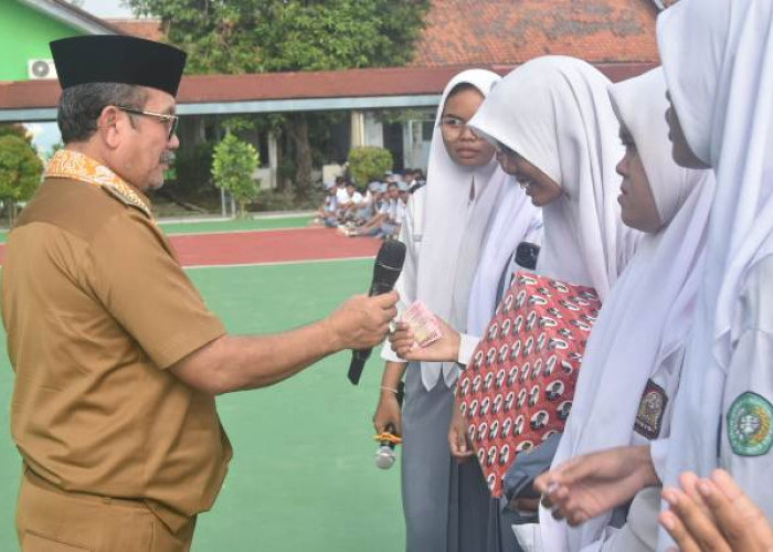 Bupati Imron Kunjungan ke SMKN 1 Susukan: Merekalah yang Menjadi Generasi Penerus Kabupaten Cirebon
