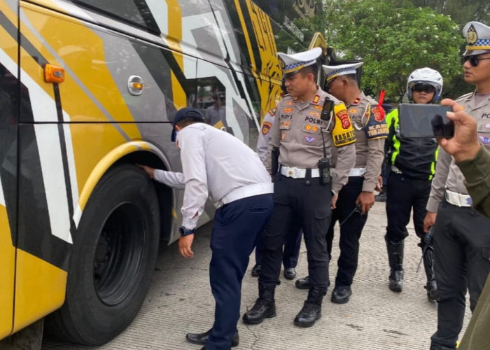 Polres Majalengka Gelar Ramp Check Bus di Tol Cipali, Ini Hasilnya