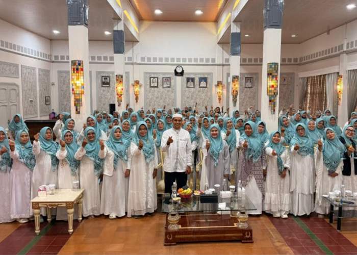 Pengajian Akbar Asy Syifa Cirebon Jadi Momentum Perkuat Keimanan dan Kebersamaan Warga