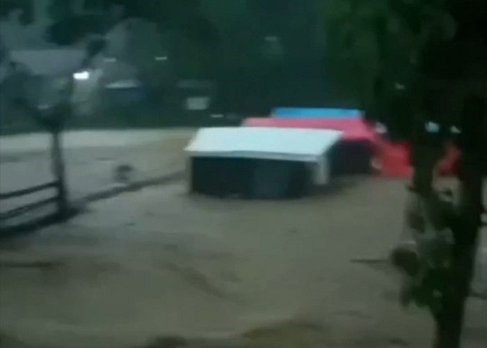 Banjir Terjang Cianjur, Tenda Warga Desa Cijedil Cugenang Hanyut 