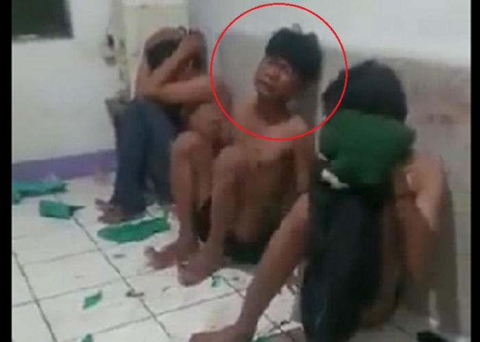 Video 3 Gangster Nangis Kejer Viral, Dicambuk dan Dihantam Kursi: Ampun Om, Jangan Om...