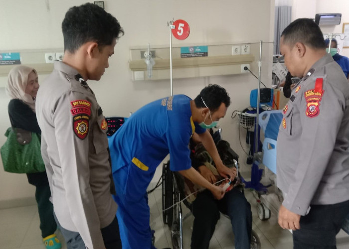 Pemudik Sakit di Tol Palikanci Dievakuasi Polisi, Begini Kronologinya