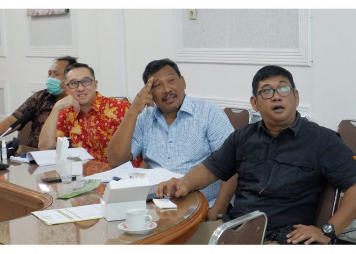 Pansus Ingin Birokrasi Pelayanan Administrasi Kependudukan di Kota Cirebon Lebih Pendek 