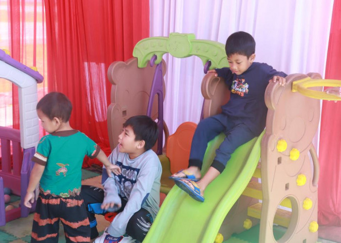 Hibur Pemudik di Res Area KM 166, Polres Majalengka Sediakan Taman Bermain Anak