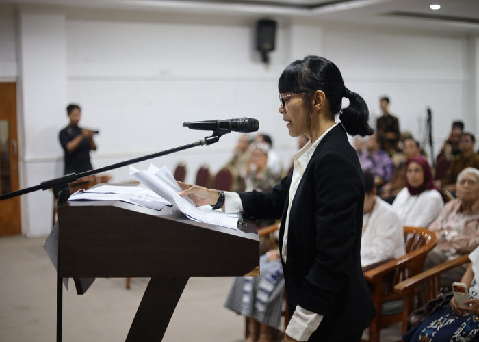 Cirebon Bangga! Sinta Ridwan Sah Jadi Doktor di UI, Sidang Promosi Disertai Pameran Paleografi Sumatra