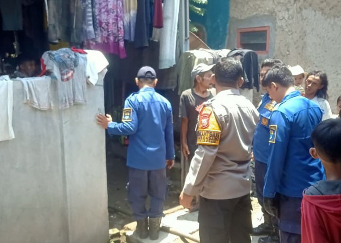 Kebakaran Rumah Terjadi di Kawasan Padat Pemukiman Kelurahan Kesenden