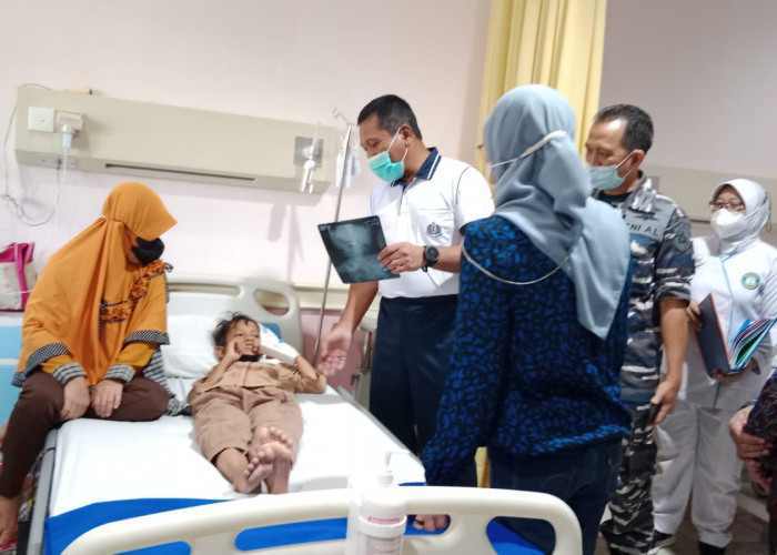 Anak Telan Kunci Asal Indramayu Diselamatkan Tim Medis TNI AL