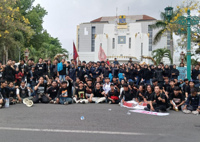 Mahasiswa Cirebon Beri Rapor Merah Prabowo-Gibran, Desak MBG Dievaluasi Total