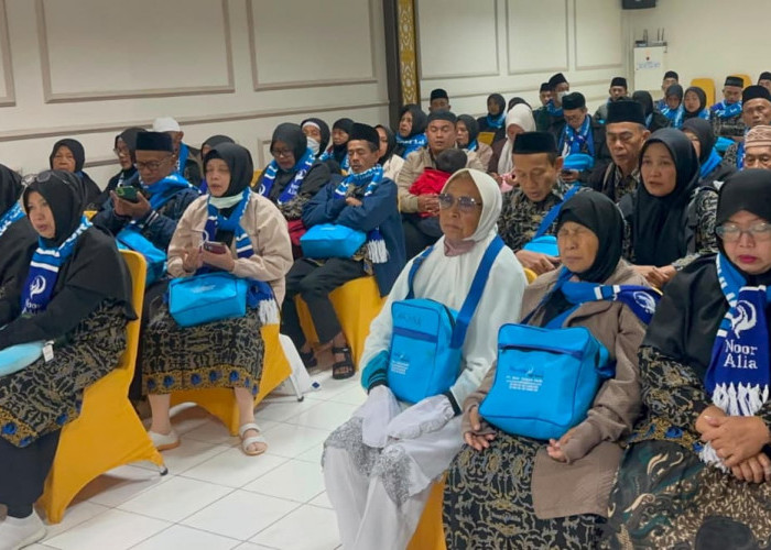 Noor Alia Terbangkan 71 Jemaah Umrah dari At-Taqwa, Pakai Qatar Airways dan Hotel Dekat