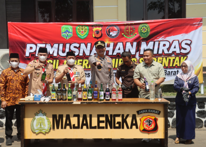 6.426 Botol Miras Dimusnahkan di Majalengka, Ada Ciu dan Arak Hasil Razia 9 Hari