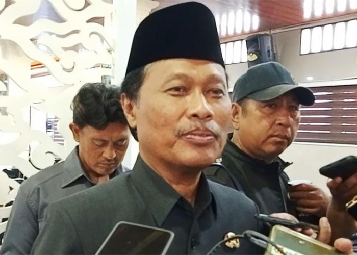 Sekolah Jualan Seragam, Walikota Cirebon Beri Jawaban Begini untuk Keluhan Wali Murid