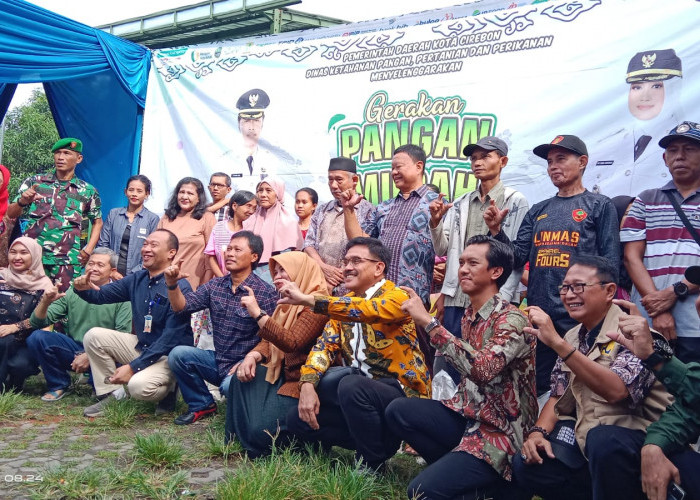 Dukung Program Pemerintah Daerah, Babinsa Drajat Monitoring Gerakan Pangan Murah di Kota Cirebon