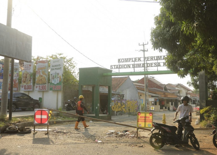 Jalan Cimanuk Komplek Bima Cirebon Akhirnya Diperbaiki, Proyek Ditargetkan Rampung 40 Hari