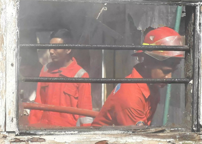 Rumah Tak Berpenghuni di Sukra Indramayu Ludes Terbakar 