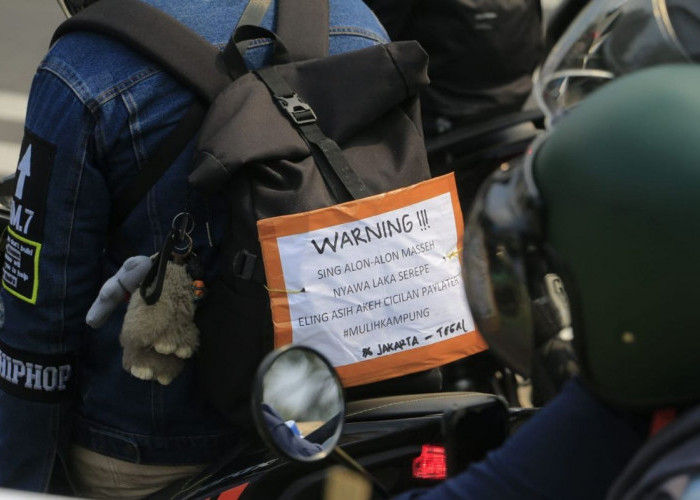 Bikin Senyum! Ini Dia Deretan Tulisan Unik Pemudik di Pantura Cirebon, Ada Kritik Jalan Berlubang