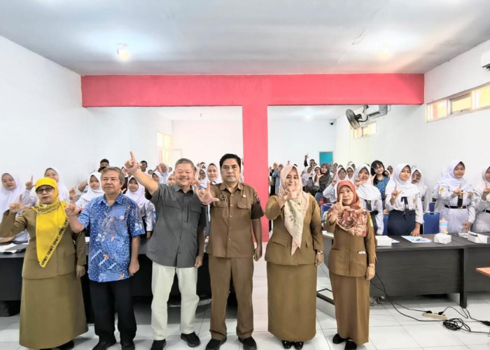 100 Pelajar Cirebon Dilatih Menulis Resensi Buku, Disarpus Perkuat Budaya Literasi di Tengah Era Digital
