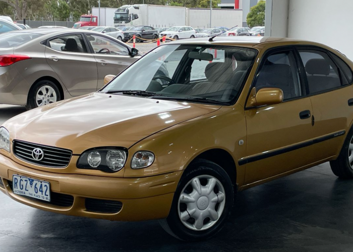 Harga Mobil Sedan Tua Toyota Corolla AE112, Motuba yang Masih Layak Dibeli, Mesin Bandel Mulai 50 Jutaan!