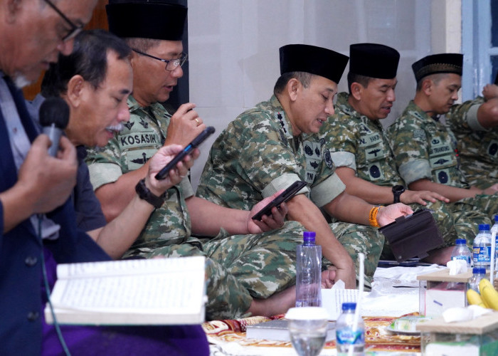 Pangdam III Siliwangi Sahur Bersama Warga Cirebon, Sampaikan Tausyiah Kebangsaan