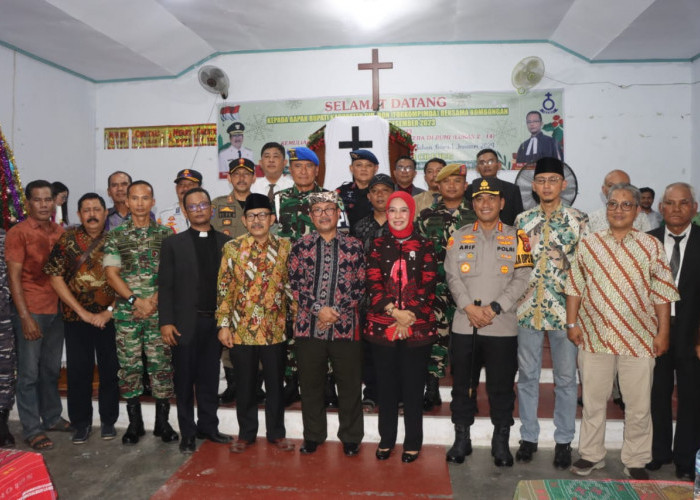 Umat Nasrani Rayakan Natal, Kapolresta Cirebon dan Forkopimda Monitoring di Sejumlah Gereja