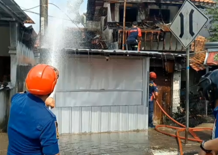 Kebakaran di Cirebon: Rumah Pedagang Dilalap Api, Begini Kronologinya