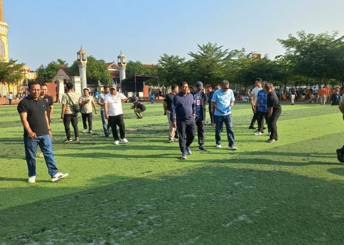 Bupati Eman Soroti Kerusakan Rumput Alun-Alun Majalengka Akibat Tingginya Aktivitas Pengunjung