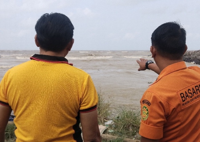 Gelombang Tinggi Terjang Kapal Nelayan di Indramayu, Dua Selamat, Satu Hilang