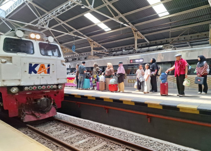 Cirebon Jadi Simpul Mobilitas Nataru 2025–2026, KAI Daop 3 Layani 276 Ribu Penumpang