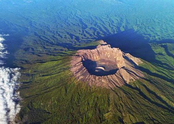 Gunung Raung Erupsi, Warga Diminta Tidak Panik