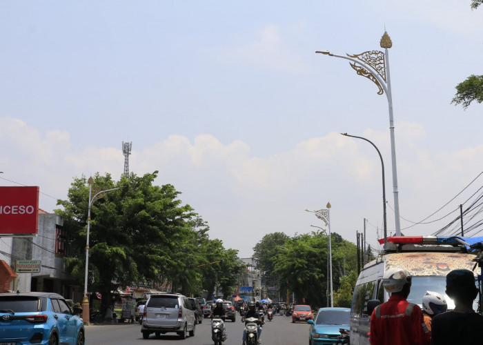 APILL dan PJU Baru Dipasang di Sejumlah Ruas Jalan Kota Cirebon