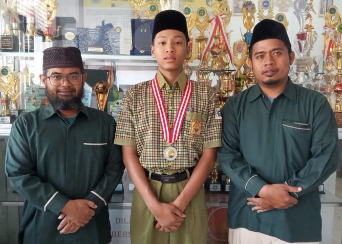 Santri Al Hikmah Raih Emas Kejuaraan Tapak Suci