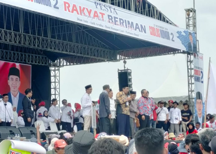 KH Usamah Pilih Paslon Beriman: Dukung Cirebon Timur Dengan Cara Mendukung Kang Imron-Jigus