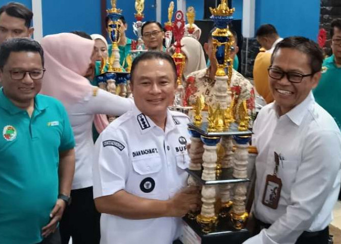 Hari Koperasi ke-79, Kopkar PAM Tirta Kamuning Sabet Penghargaan Koperasi Berprestasi