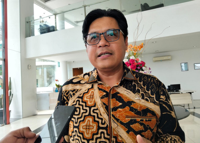 DPRD Dorong Pemkab Ambil Alih Menara dan Masjid Agung Sumber