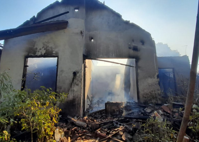  Satu Unit Rumah di Kondangsari Beber Terbakar, Penyebab Belum Diketahui