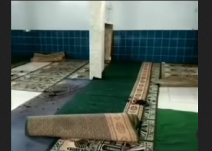 Heboh, Masjid di Magelang Dilumuri Darah hingga Dibakar