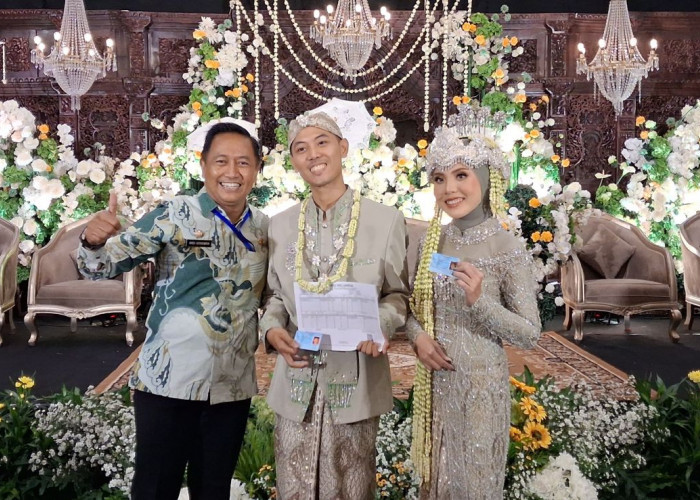 Inovasi Cantik Jeh: Pengantin Kota Cirebon Dapat KTP Baru Saat Akad Nikah