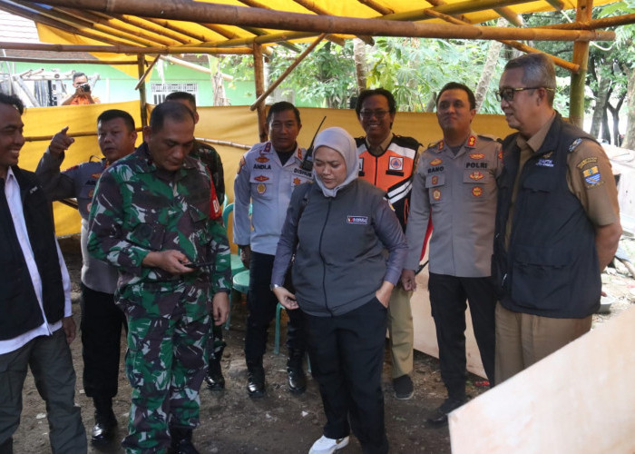 Sehari Jelang Pencoblosan, Pj Walikota Cirebon Monitoring Pendistribusian Logistik dari PPS ke TPS