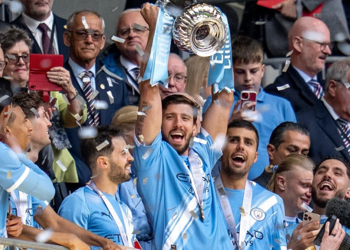 Chelsea Gigit Jari! Manchester City Angkat Trofi Piala FA di Wembley