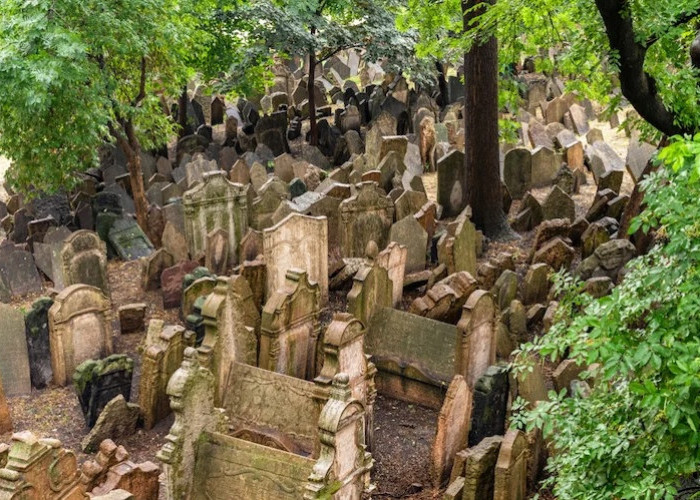 Sejarah Berdirinya Komplek Pemakaman Old Jewish Cemetery
